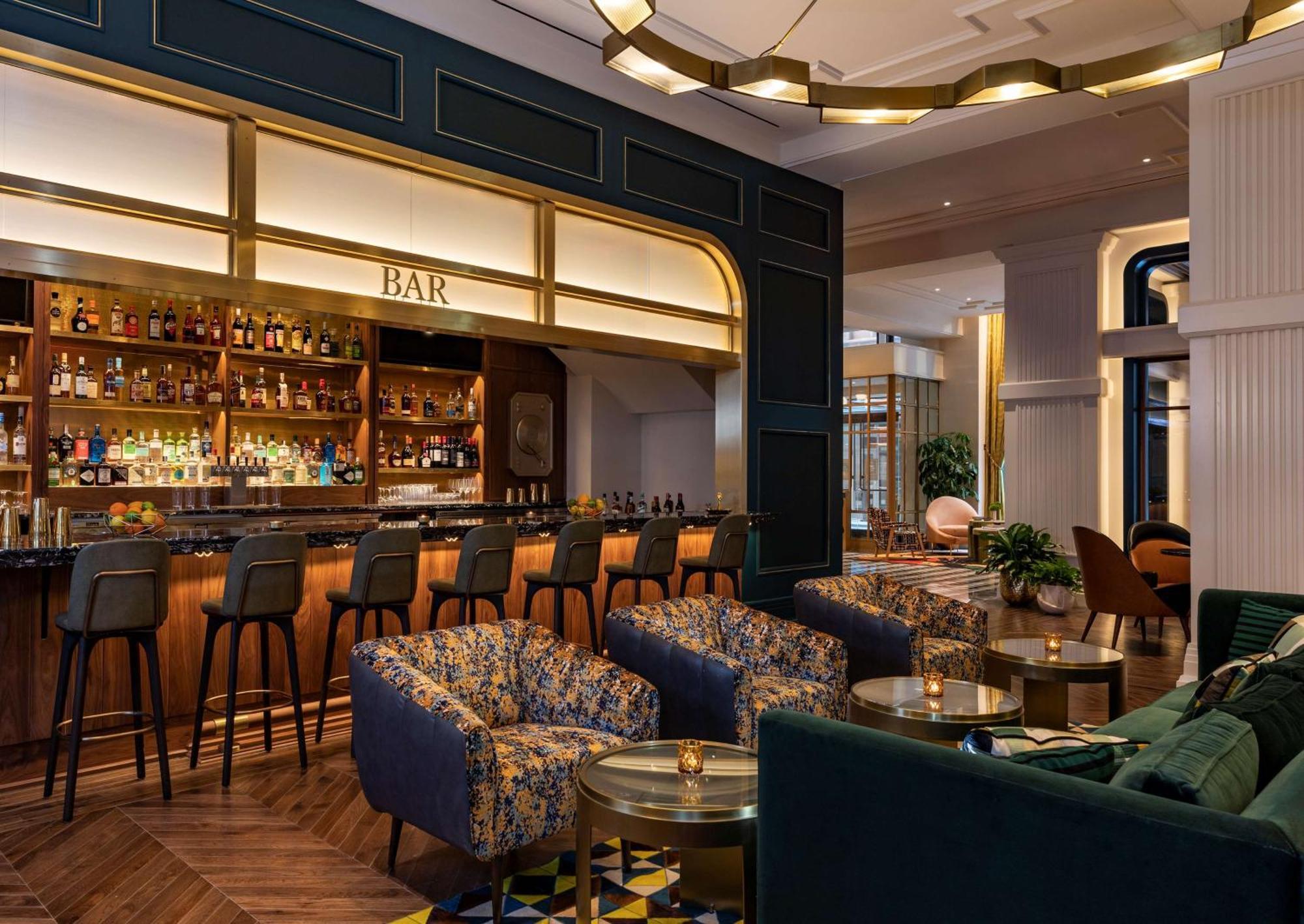 Hotel Canopy By Hilton Center 4*