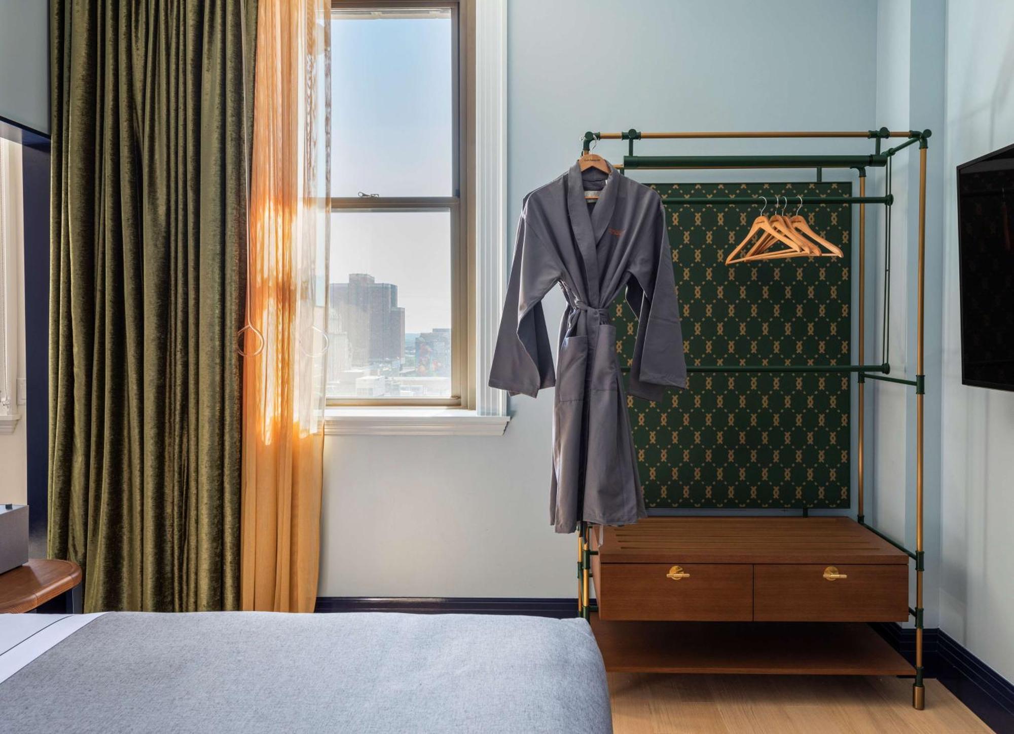 Hotel Canopy By Hilton Center 4*